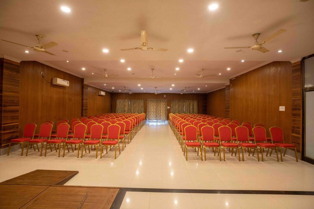 Gp Hotels And Resorts Nashik Luaran gambar